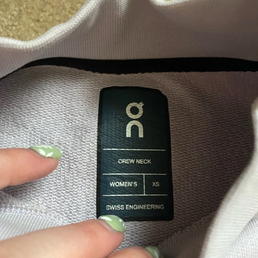 ON running crew neck - Picture 4 of 5